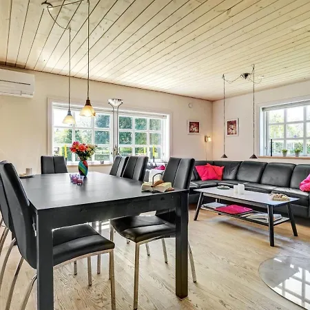 Nyaraló Edele - 800m From The Sea By Interhome *